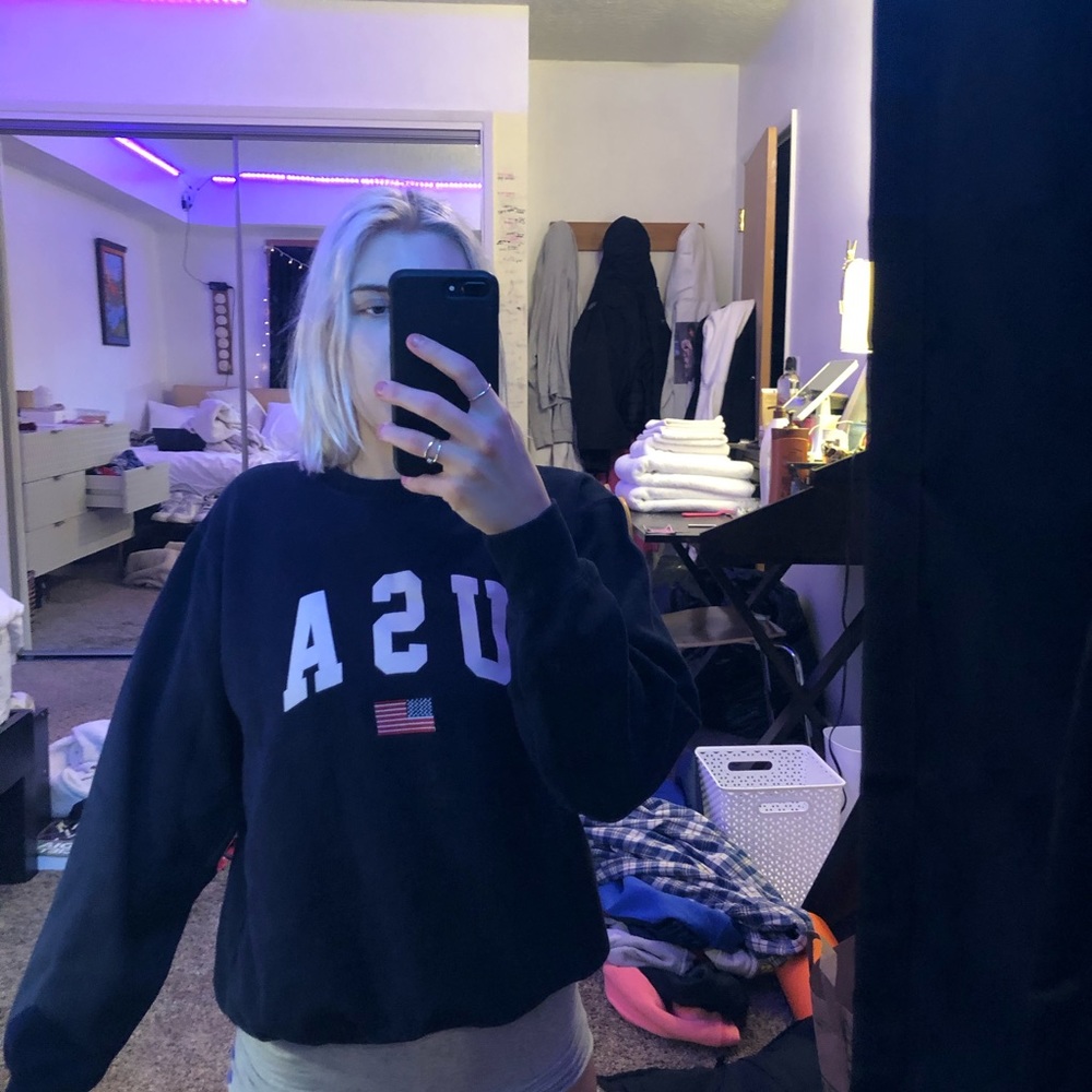 brandy melville crewneck